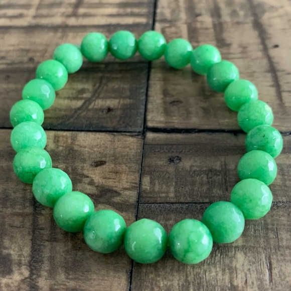 Green Jade Gemstone Chakra Bracelet Handmade Boho - Picture 2 of 8